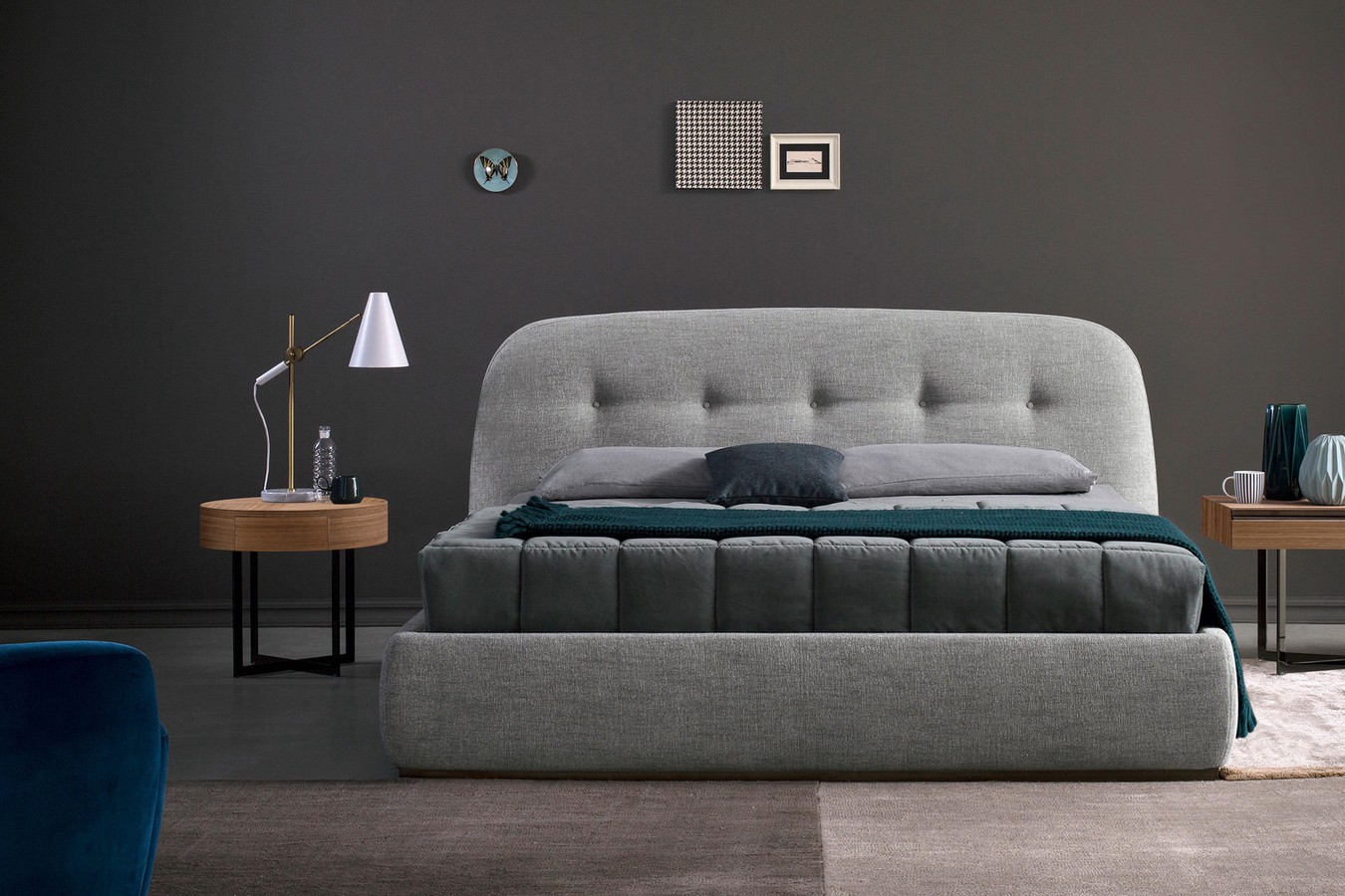 Letto matrimoniale Sophie di Bodema, con testiera curva imbottita